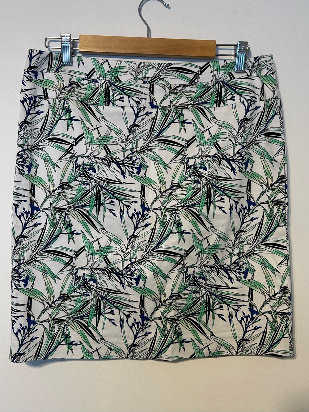 Saint Tropez West White Pencil Skirt with Green & Navy Leaf Motif